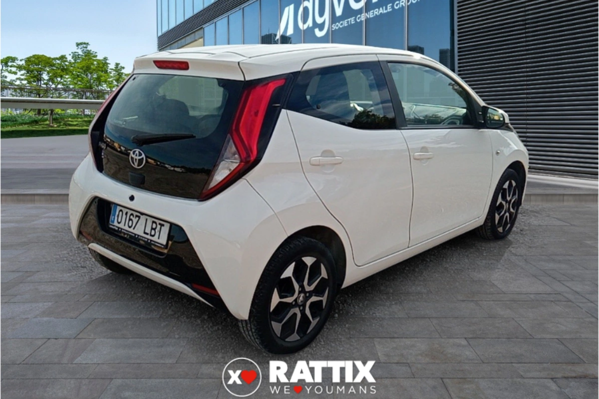 TOYOTA aygo ii 2018 5p Aygo 1.0 x-play 72cv